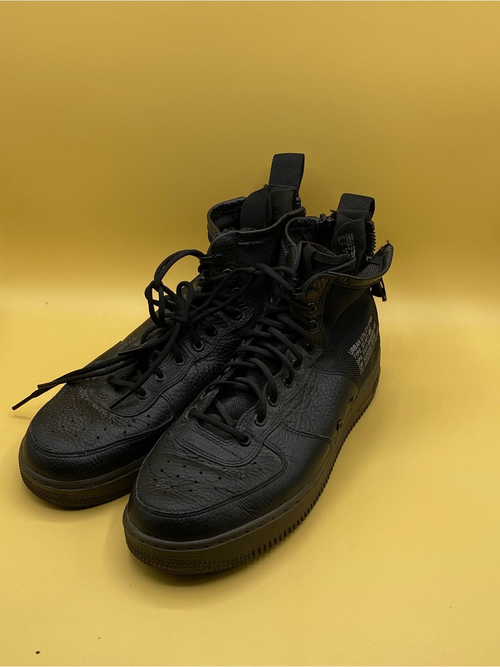 Nike Black High-Top Tactical Sneakers with Lace-Up Front - Picture 2 of 4